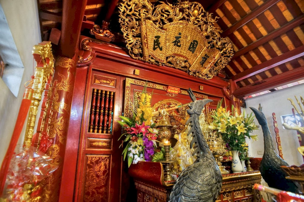 Đài Trung Thiên Đền Ông Hoàng Mười 